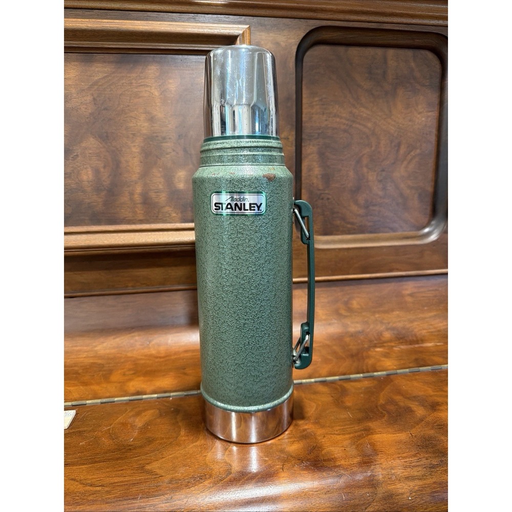 Vintage Aladdin Stanley Thermos Vacuum Bottle Green A-944DH Insulated